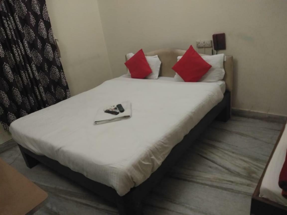 Raviz Inn Calcutta Buitenkant foto